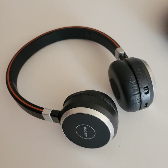 Jabra Evolve 65 MS Wireless Headset Stereo 6599-823-309 Comes with pouch/case - Picture 4 of 10